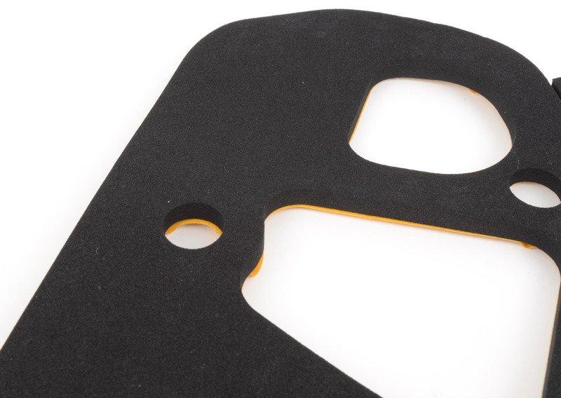 Уплотнитель блока задних фонарей Л