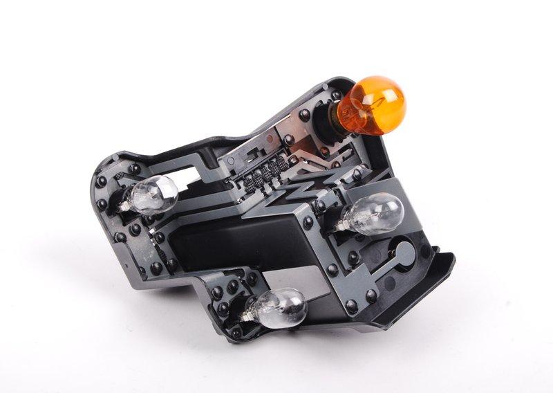 E92 держатель ламп правого фонаря