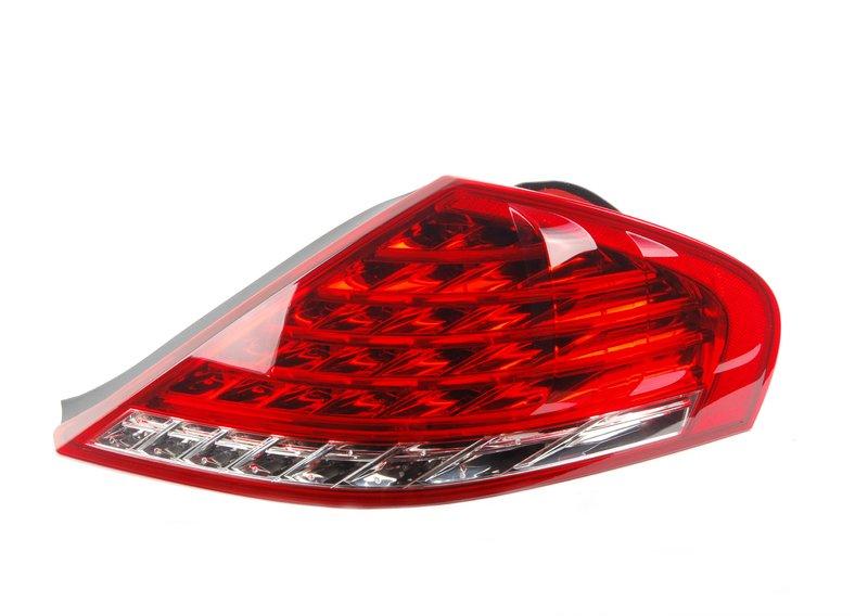 E63N фонарь правый задний