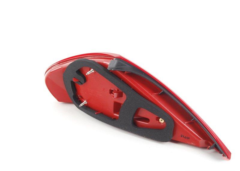 E63N фонарь правый задний