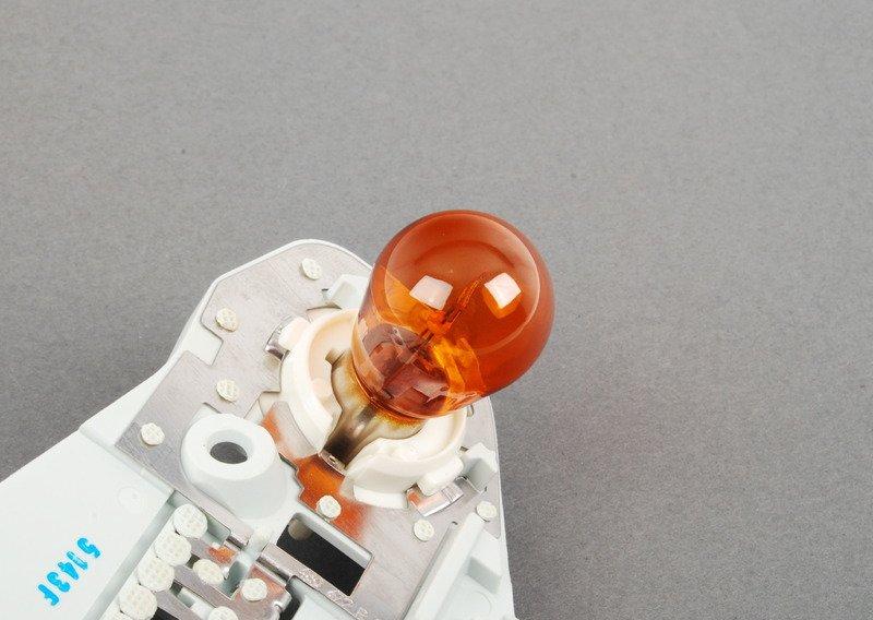 Держ.лампы в блоке зад.фон.в крыле П