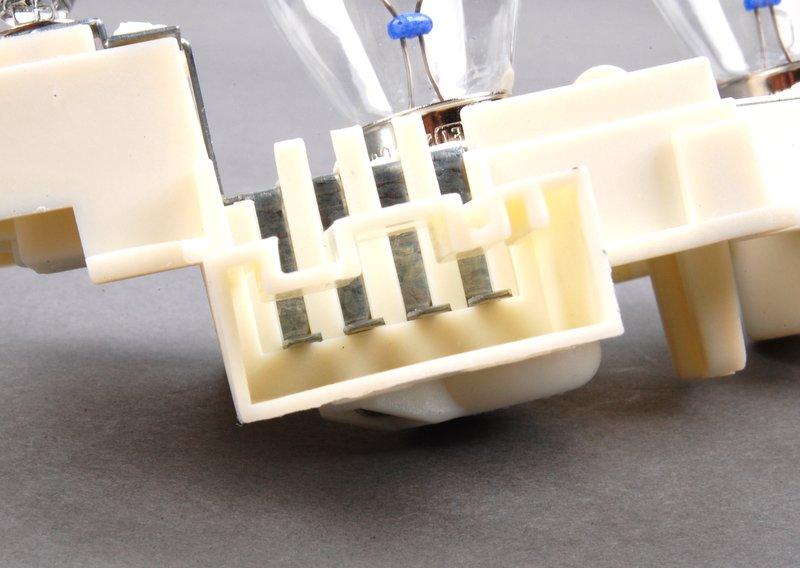 Держ.лампы в блоке зад.фон.в кр.багажн.Л