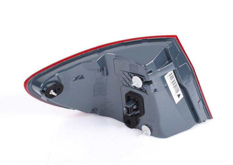 Блок задних фонарей на крыле П