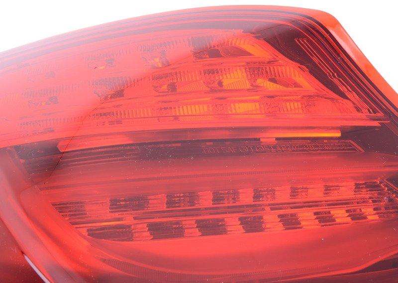 Блок задних фонарей на крыле Л