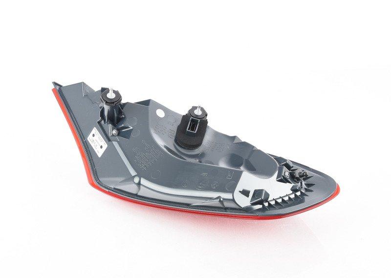 Блок задних фонарей на крыле П