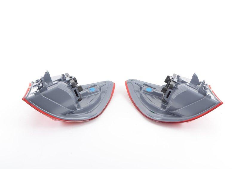 F25 Блок задних фонарей на крыле Л