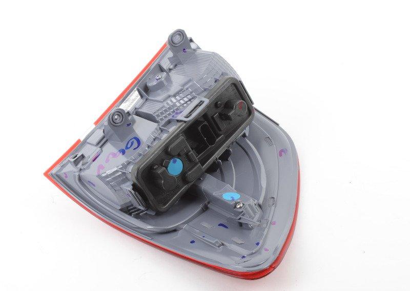 Блок задних фонарей на крыле П