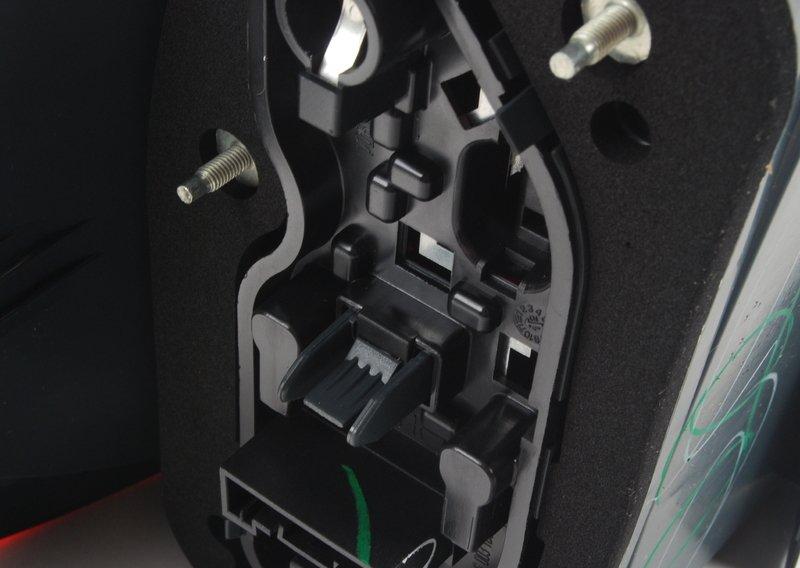 Блок задних фонарей на крыле П