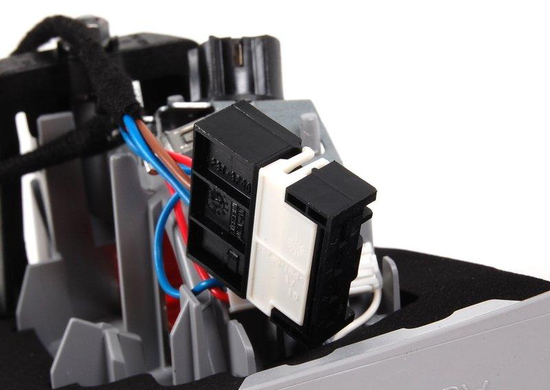 Блок задних фонарей на багажной двери Л