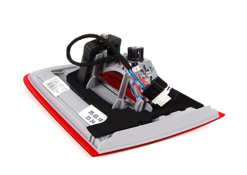 Блок задних фонарей на багажной двери Л