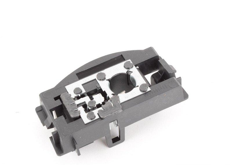 E70 держатель лампы левого фонаря