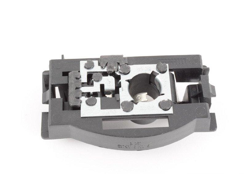 E70 держатель лампы правого фонаря