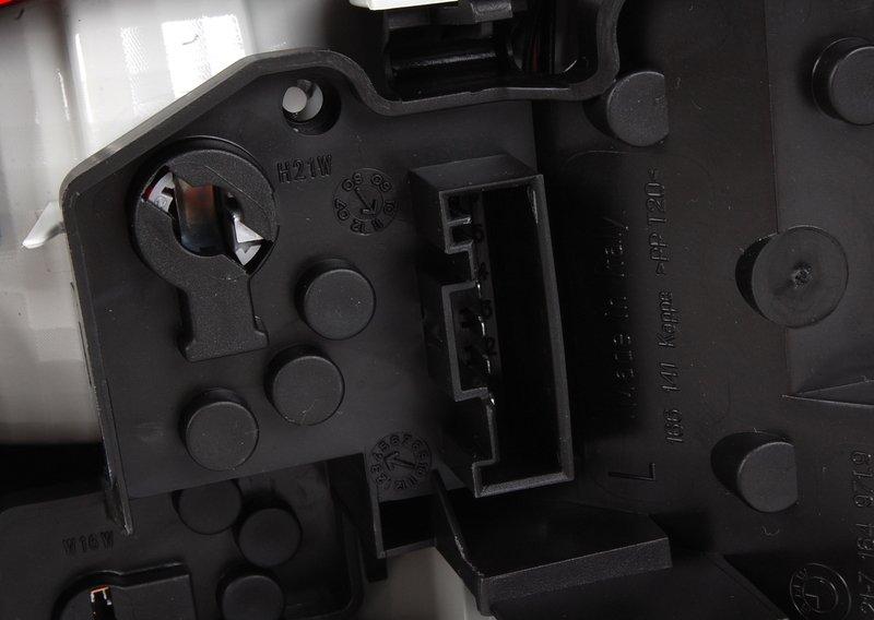 Блок задних фонарей Л