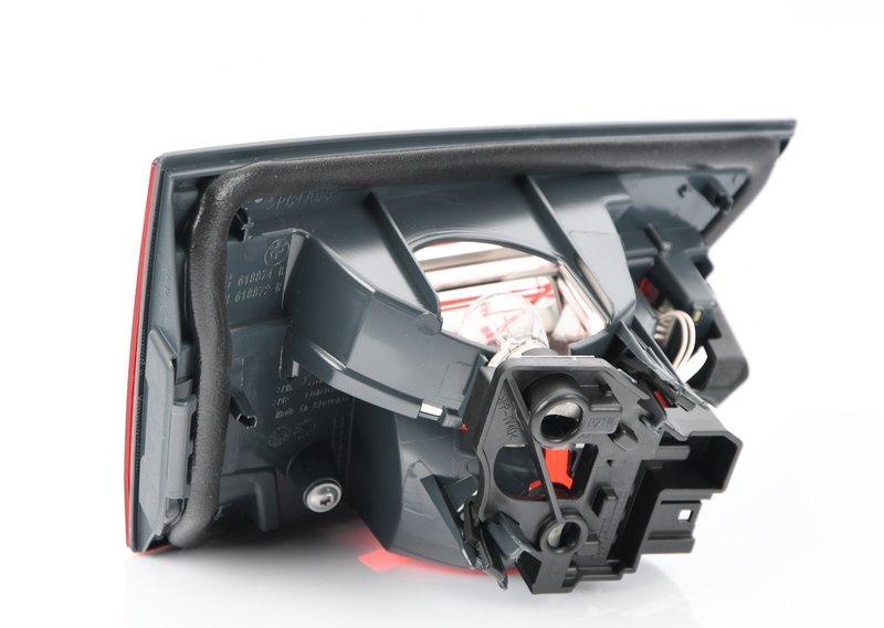 Блок задних фонарей на багажной двери П