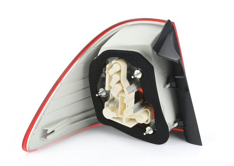 E91 фонарь зад правый LED