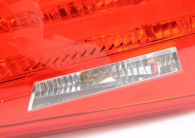 Блок задних фонарей на багажной двери Л