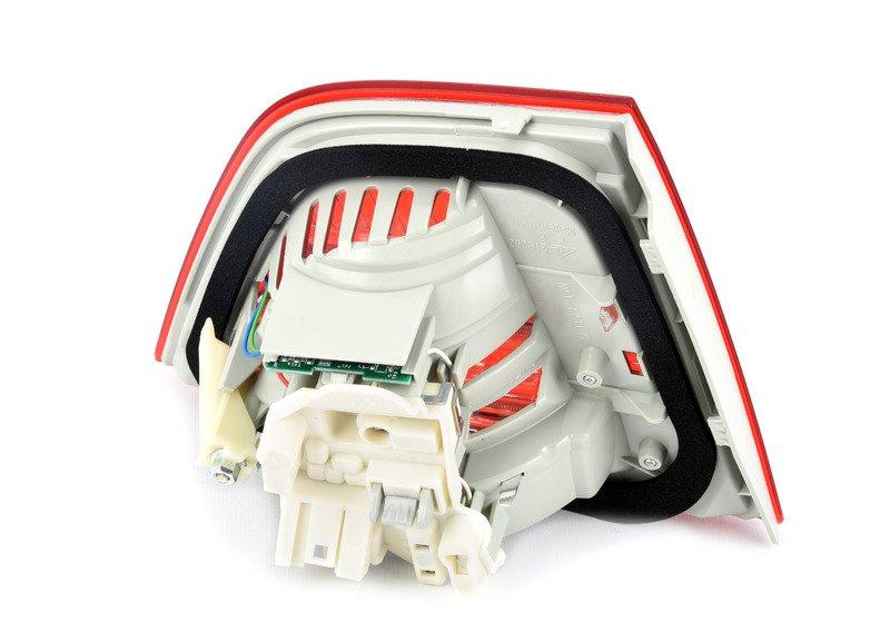 Блок задних фонарей на багажной двери П