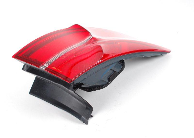 Блок задних фонарей на крыле Л