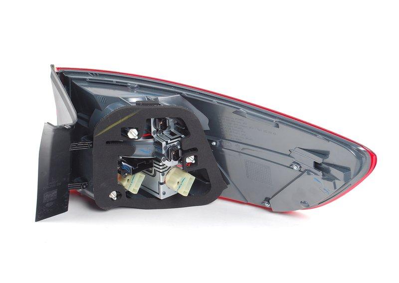 Блок задних фонарей на крыле Л