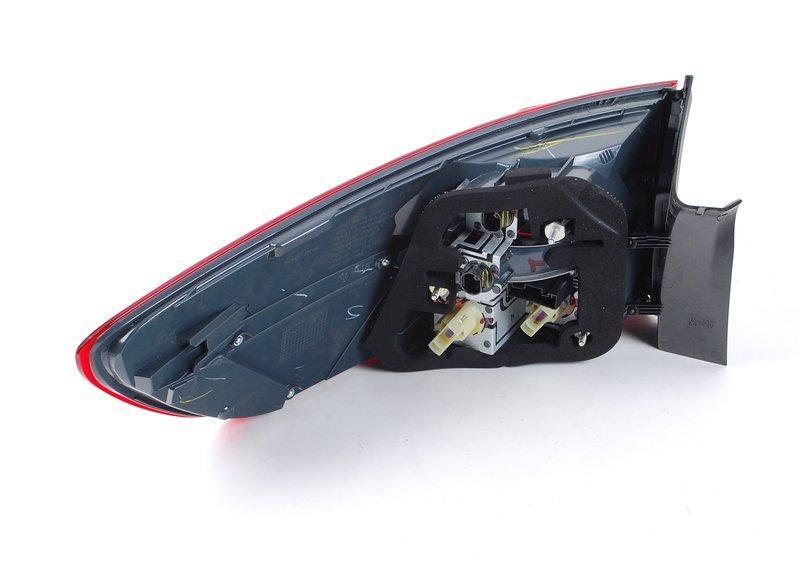 Блок задних фонарей на крыле П