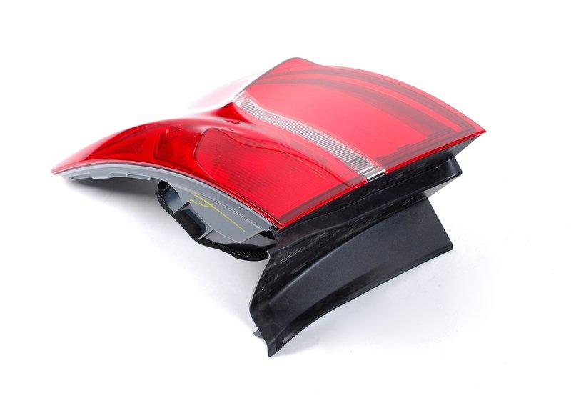 Блок задних фонарей на крыле П