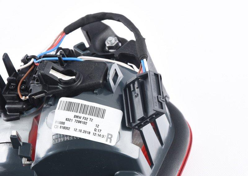 Блок задних фонарей на багажной двери П