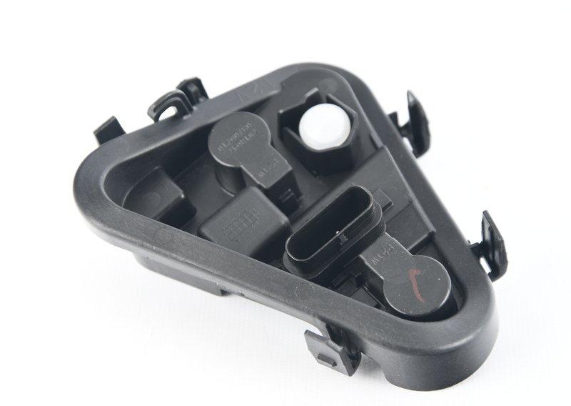 Держ.лампы в блоке зад.фон.в крыле Л