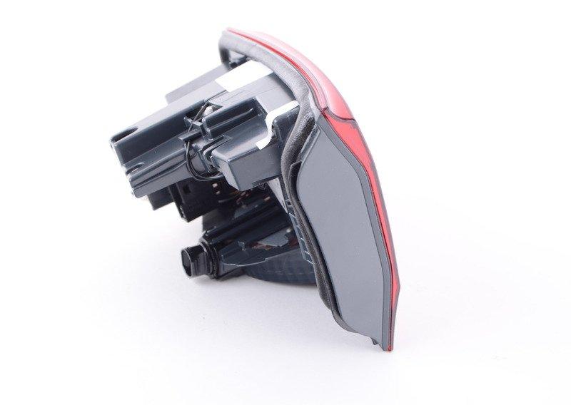 Блок задних фонарей на багажной двери Л