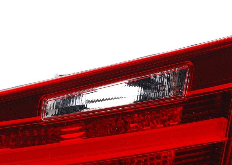 Блок задних фонарей на багажной двери П