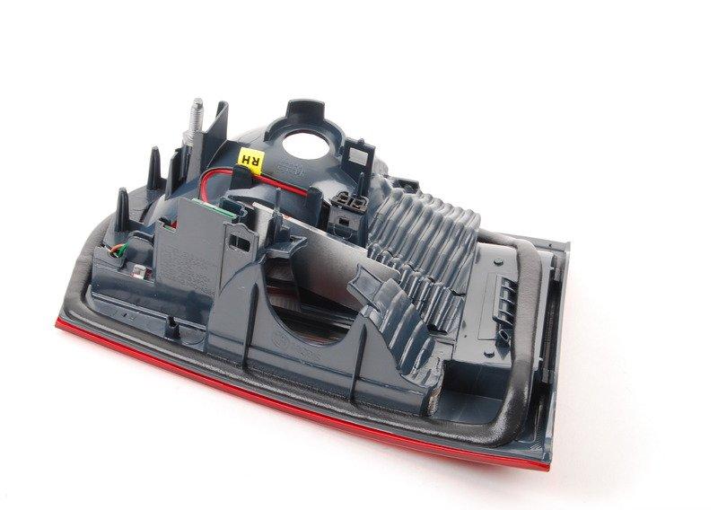 Блок задних фонарей на багажной двери П