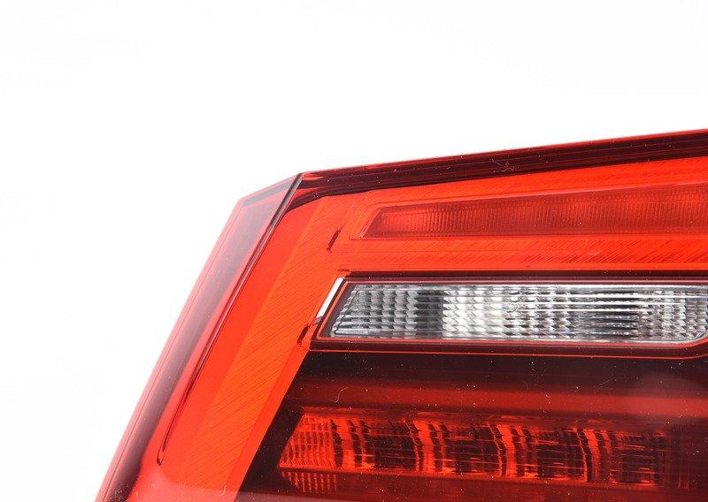 Блок задних фонарей на багажной двери П