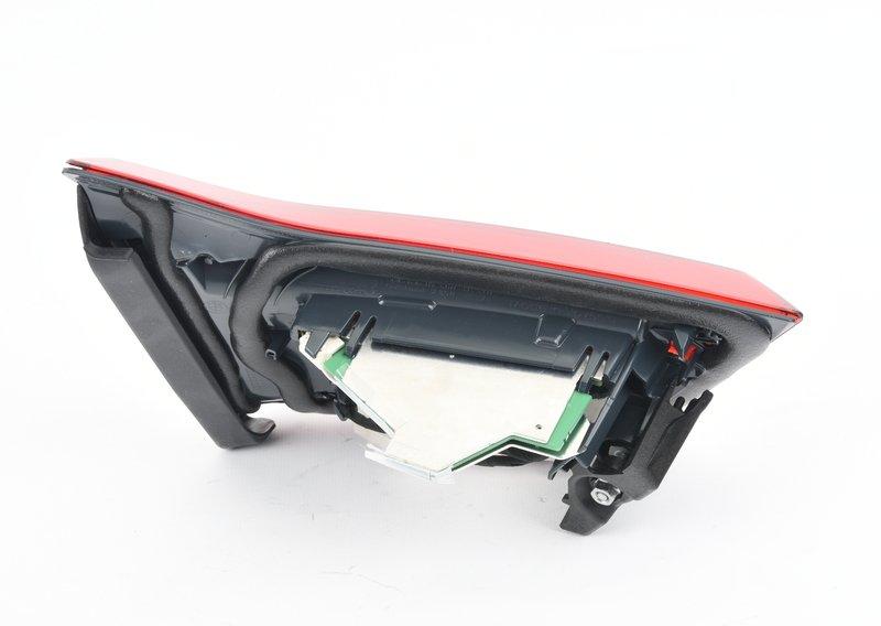 Блок задних фонарей на багажной двери П