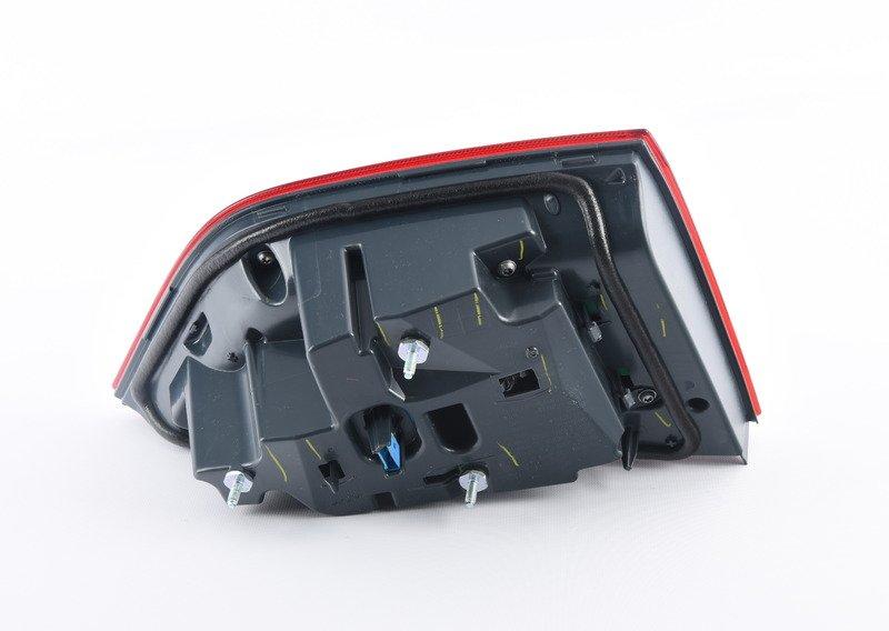 Блок задних фонарей на багажной двери П