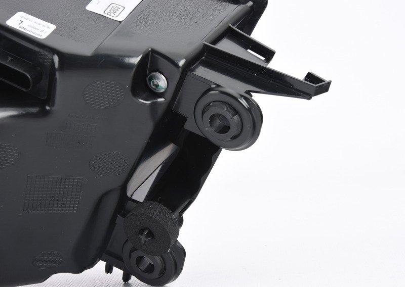 Блок задних фонарей на крыле Л