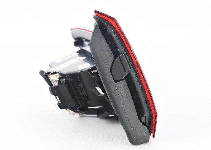 Блок задних фонарей на багажной двери Л