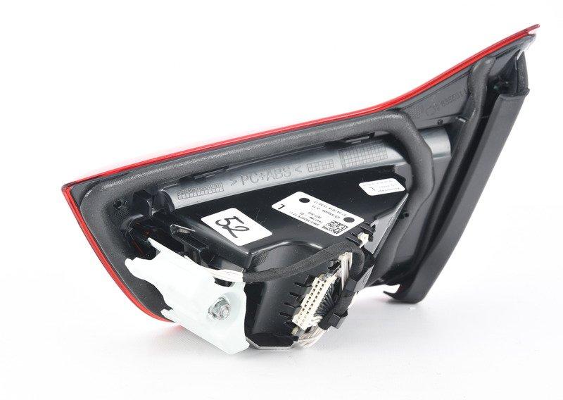 Блок задних фонарей на багажной двери Л