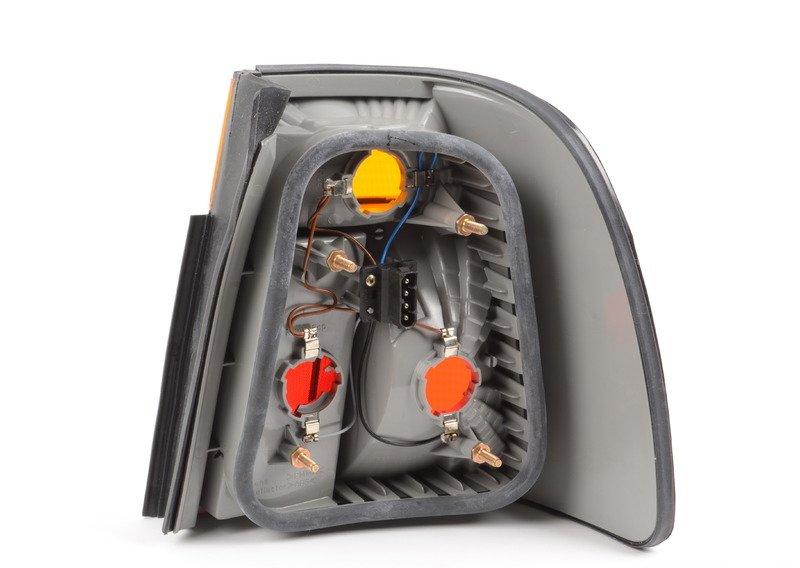 Блок задних фонарей на крыле Л