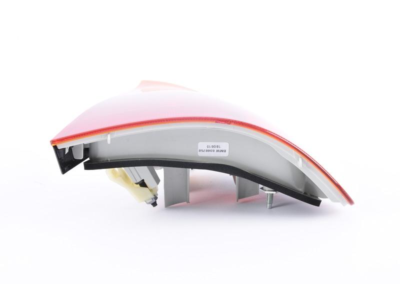 Блок задних фонарей на крыле П