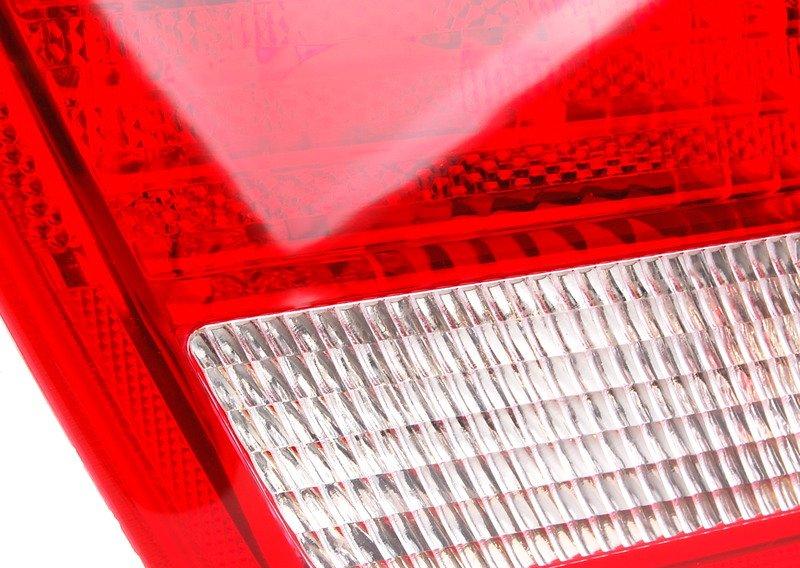 Блок задних фонарей на багажной двери Л