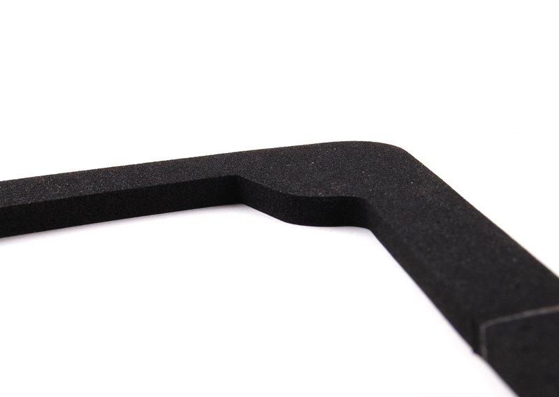 Уплотнитель блока задних фонарей