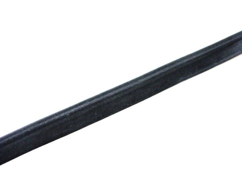 Уплотнитель блока задних фонарей