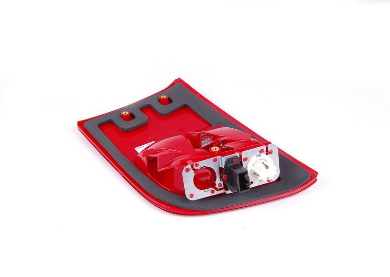 Блок задних фонарей на багажной двери П