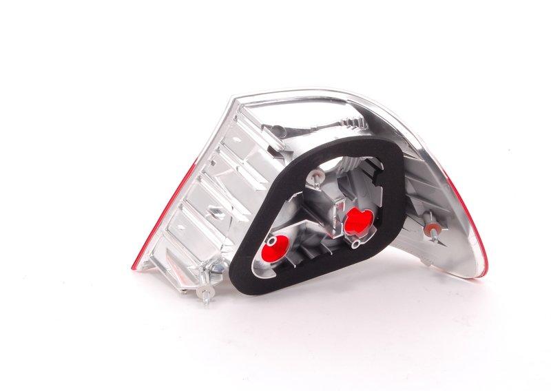 Блок задних фонарей на крыле Л белый