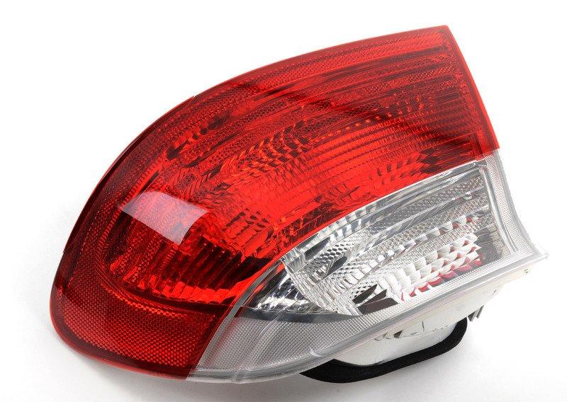 Блок задних фонарей на крыле П белый