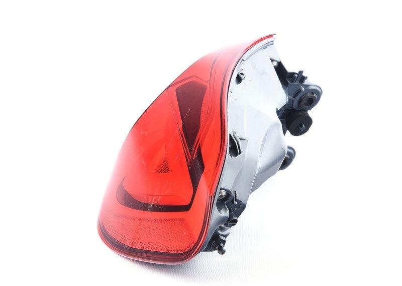 Блок задних фонарей на крыле П