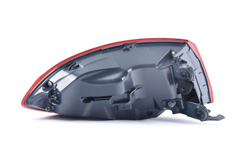 Блок задних фонарей на крыле П