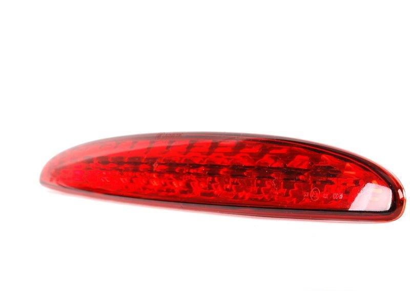 Третий фонарь стоп-сигнала красный