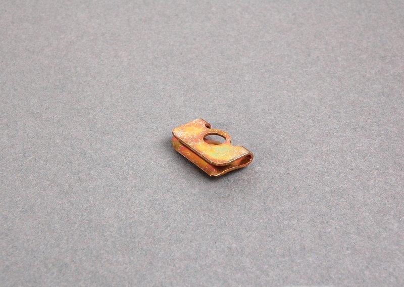 Листовая гайка