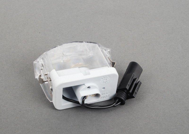 Фонарь подсветки номерного знака