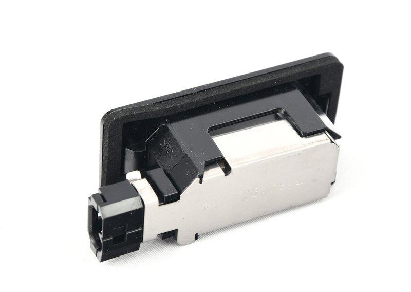 Фонарь подсветки номерного знака